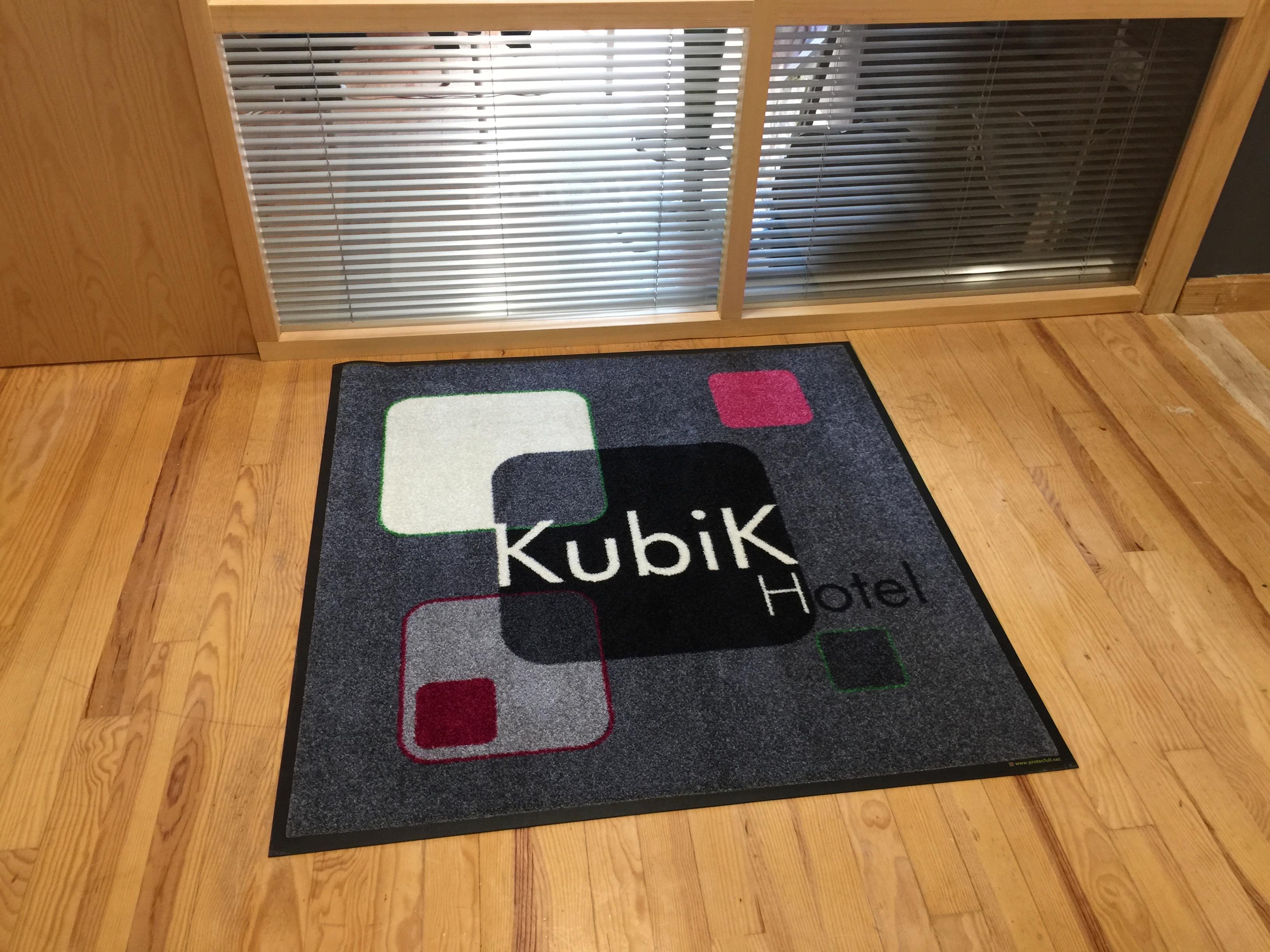 Kubik Hotel 2*