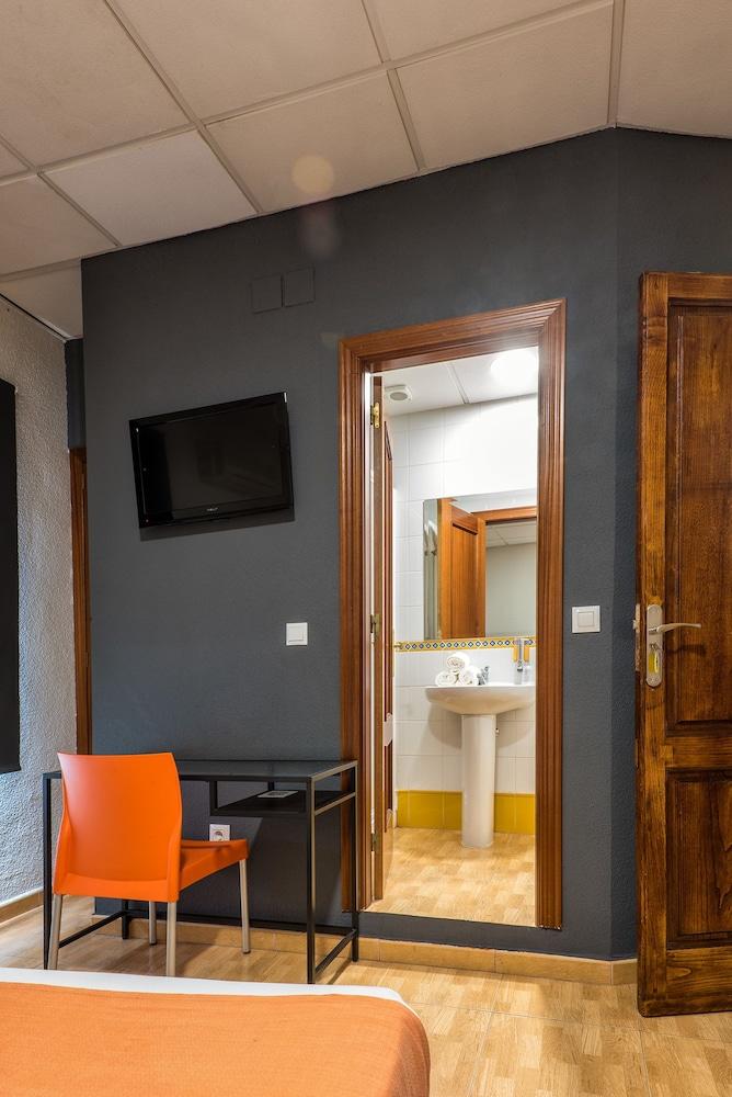Hotel Kubik Caces