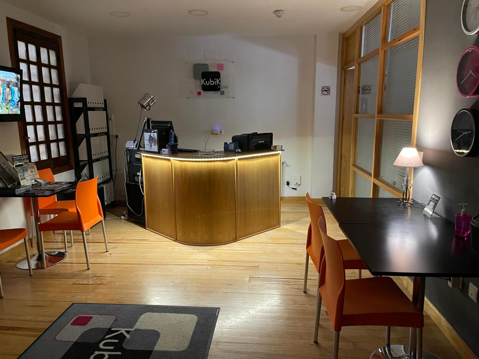 Kubik Hotel